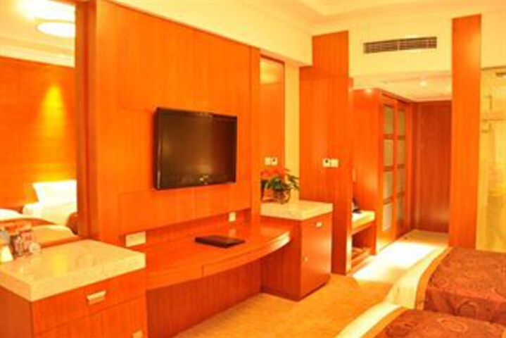 Room 4 of 10