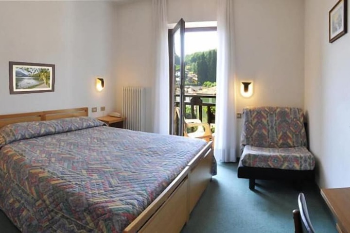 Room 8 of 39
