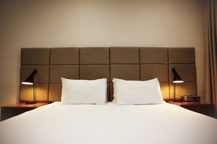 Room 11 of 40
