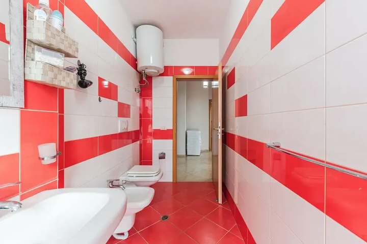 Room 10 of 17