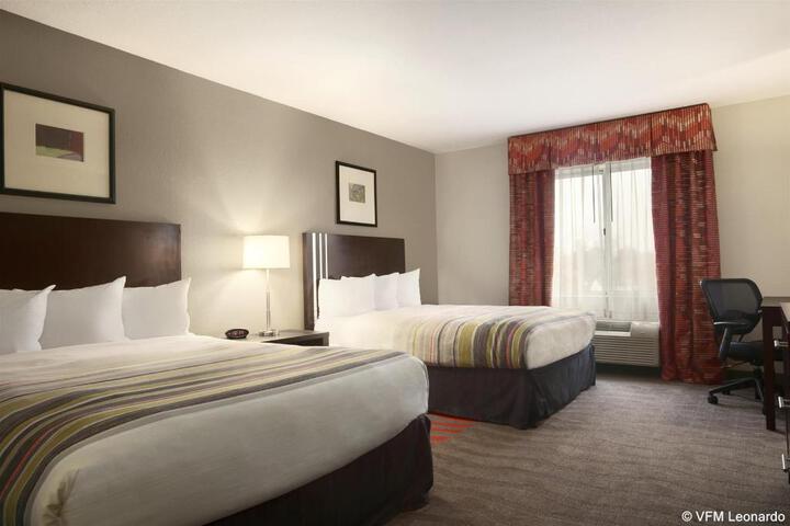 2 Queen Beds Accessible (1 of 4)