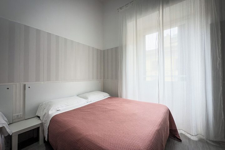 Room 17 of 31
