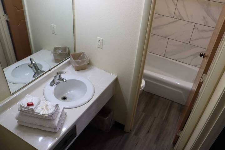 Room 35 of 43