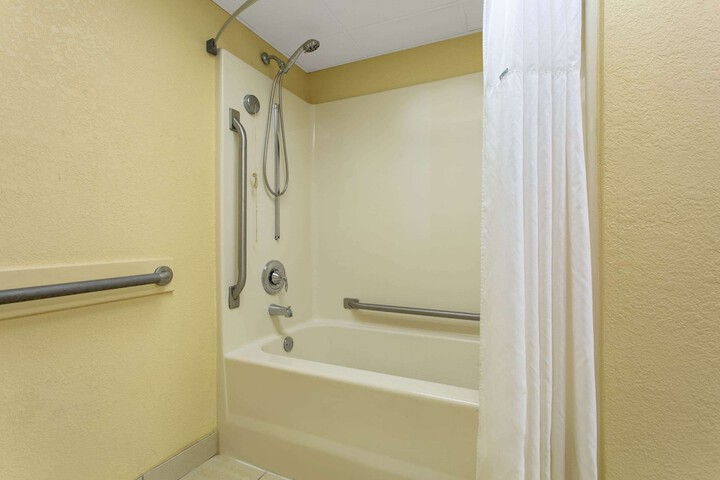 1 King Bed (1 of 8)