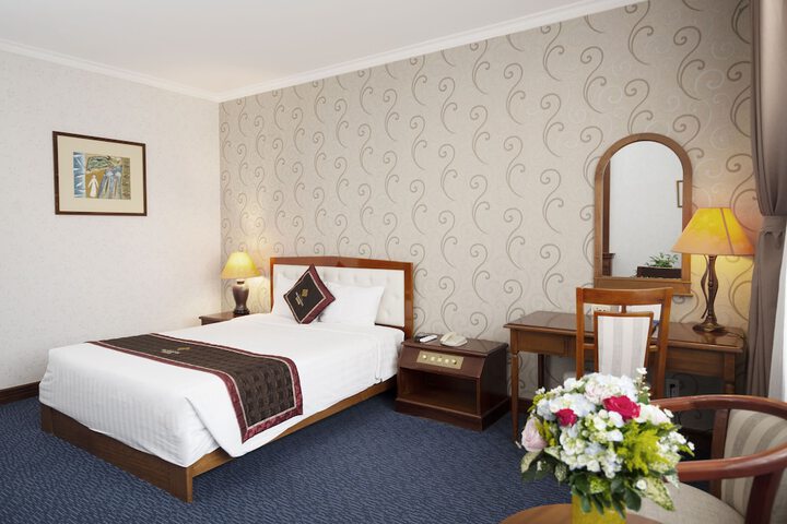 Room 14 of 42