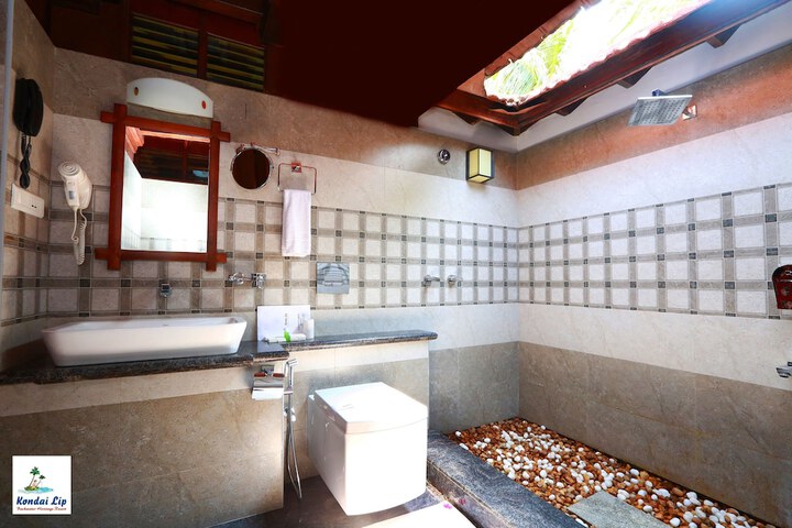 Room 24 of 38