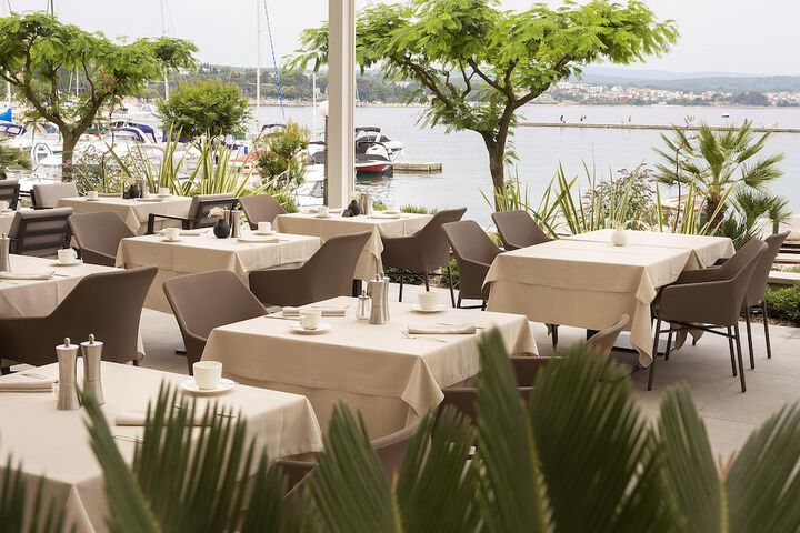 Terrace/Patio 74 of 77