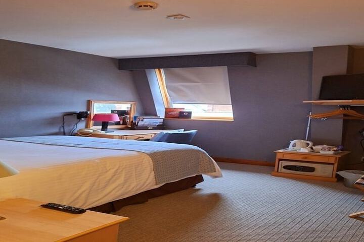 Room 46 of 94