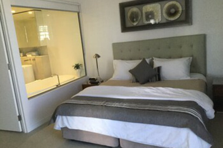 Room 16 of 105