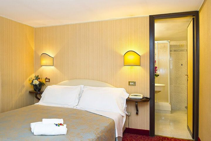 Room 12 of 49