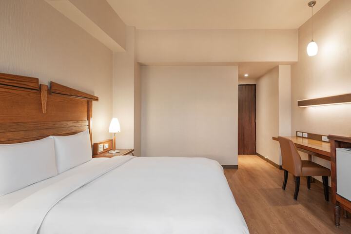 Room 28 of 36
