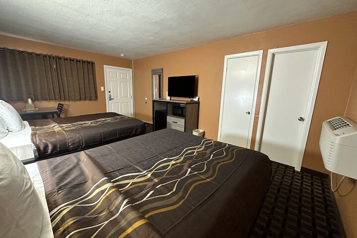 Basic Queen Bed (21 of 35)
