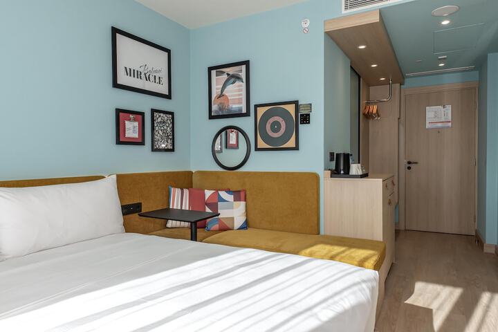 Room 29 of 54