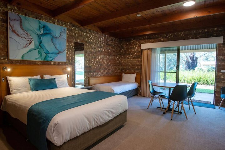 Room 5 of 32