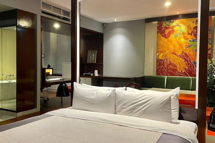 Room 4 of 60