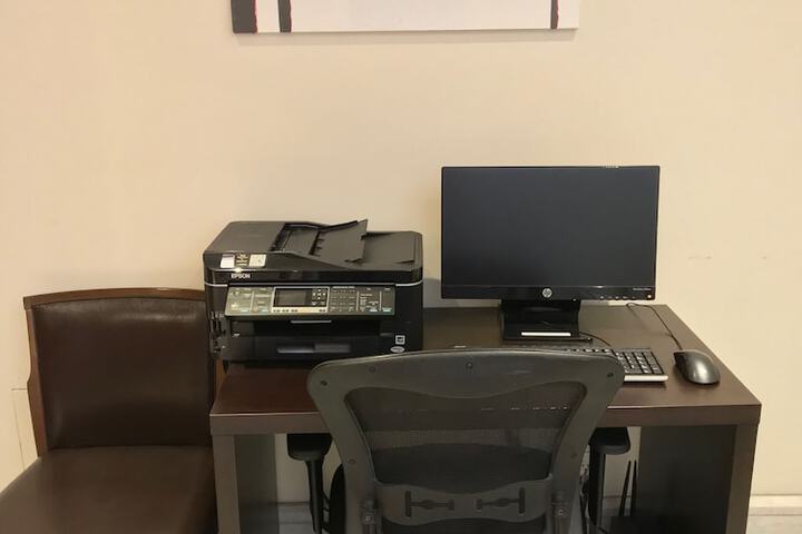 Business Center 38 of 49