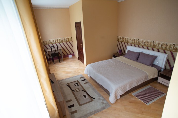 Room 2 of 9