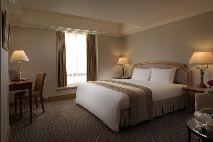 Room 16 of 42