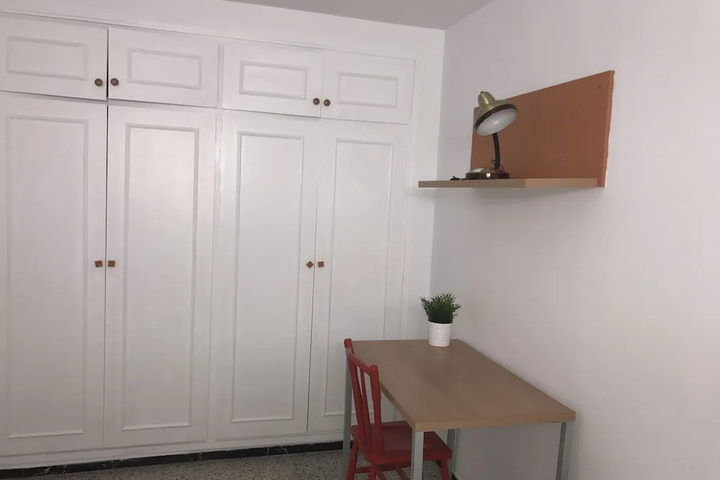 Room 2 of 16