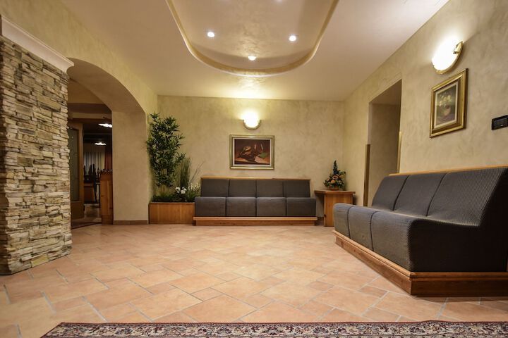 Hotel Interior 4 of 29