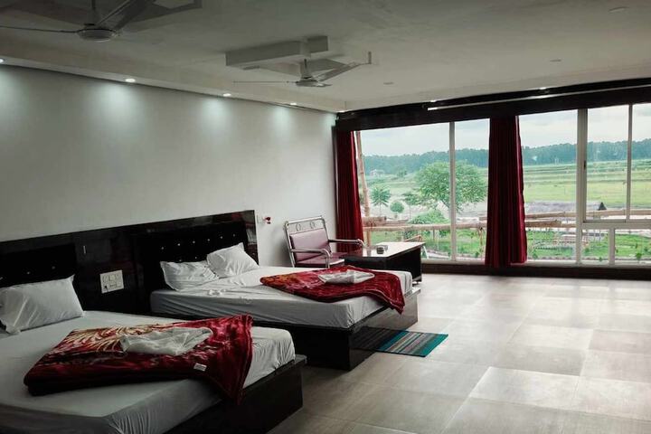 Room 11 of 48