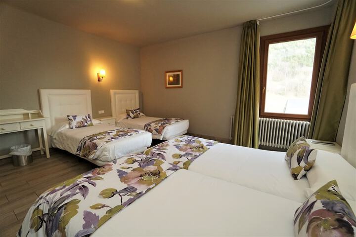 Room 2 of 27