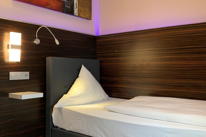 Room 8 of 39