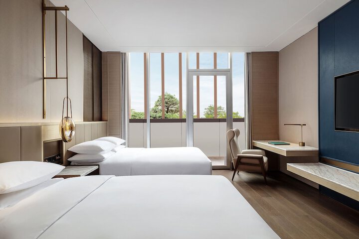 Room 8 of 30