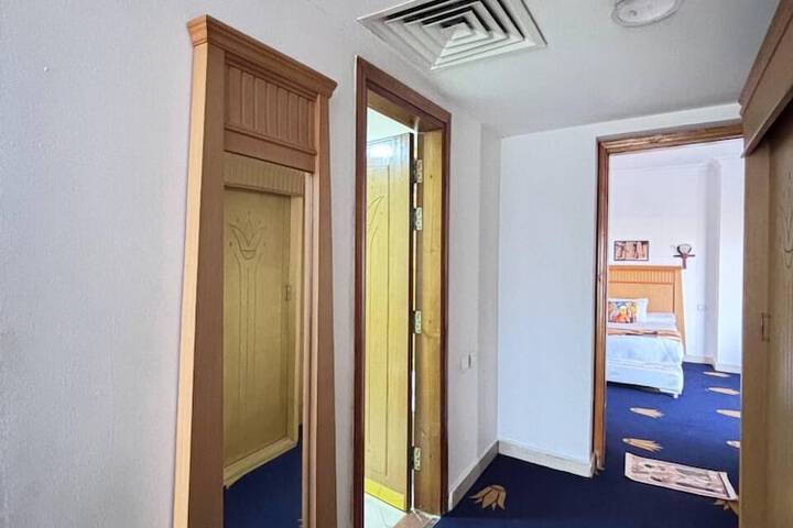 Room 7 of 117