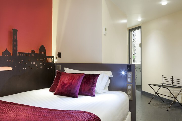 Room 5 of 27