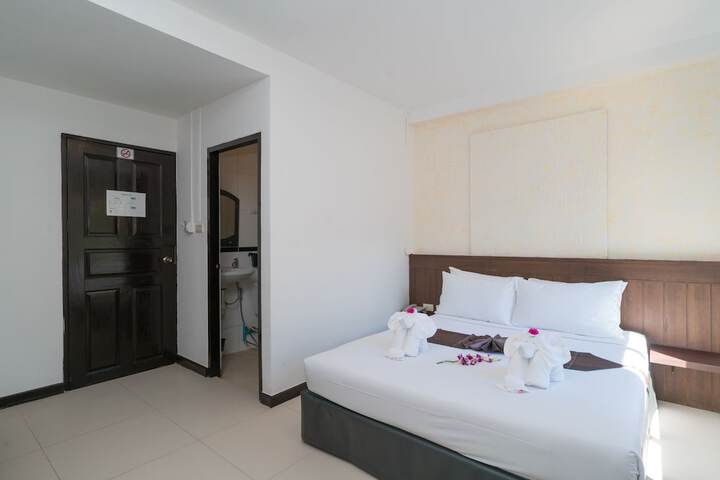 Room 16 of 102