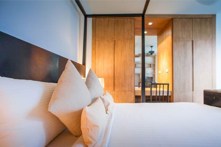 Room 2 of 32