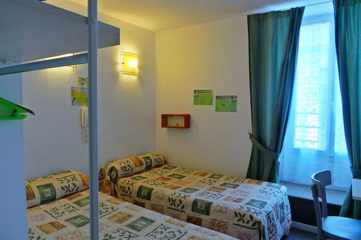 Room 8 of 35