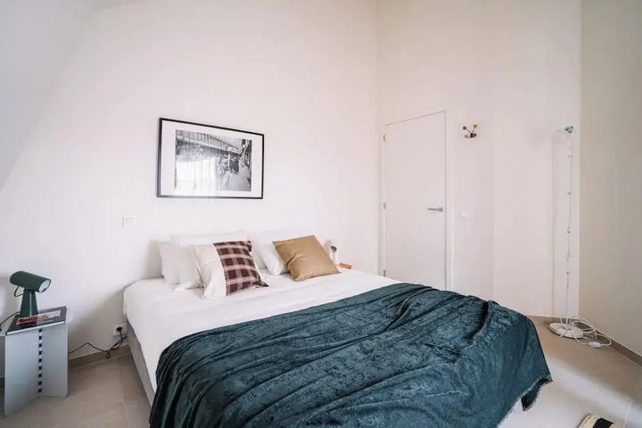 Room 5 of 14