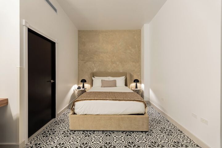 Room 42 of 98