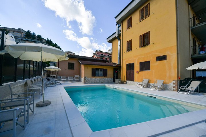 Pool 9 of 22