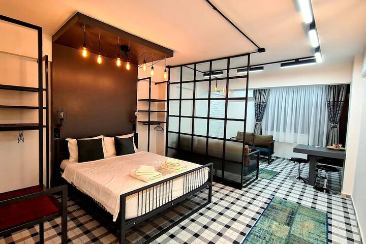 Room 44 of 186