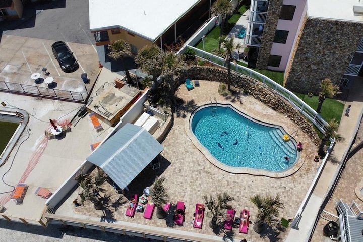Pool 39 of 79