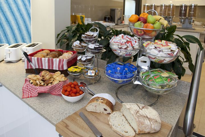 Breakfast/Coffee Service 95 of 108