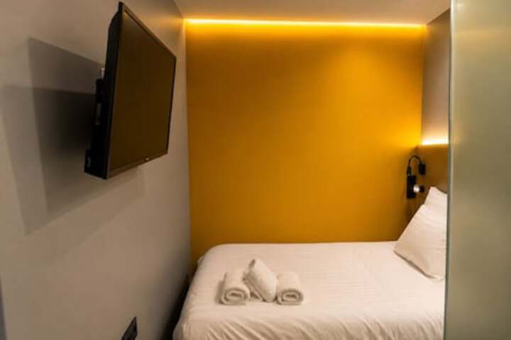 Room 13 of 49