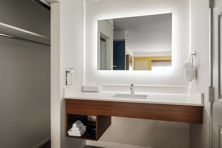 Room 44 of 68