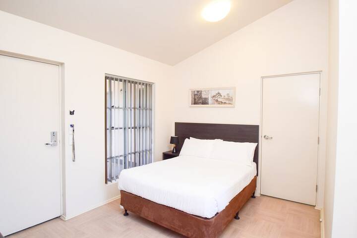 Room 7 of 35
