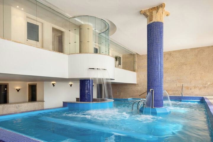Hotel with Pool