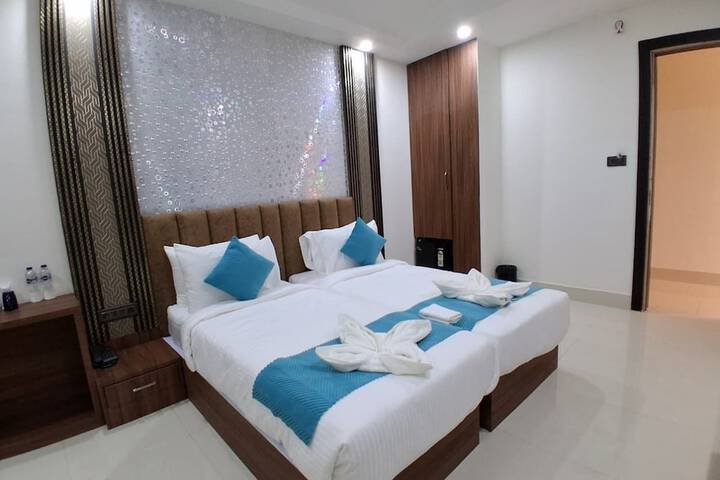 Room 7 of 19