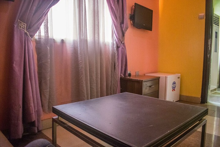 Room 15 of 68
