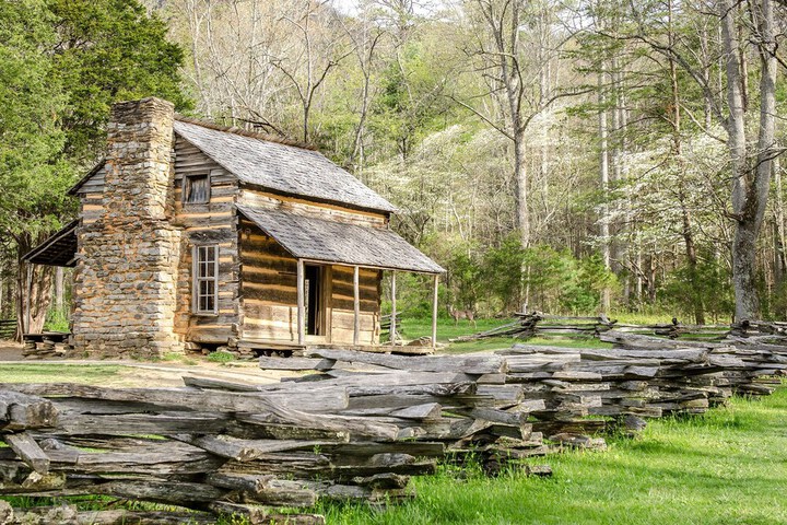 PURE INDULGENCE CABIN in Sevierville, TN