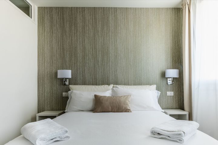 Room 32 of 71