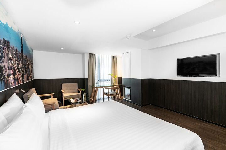 Room 15 of 43