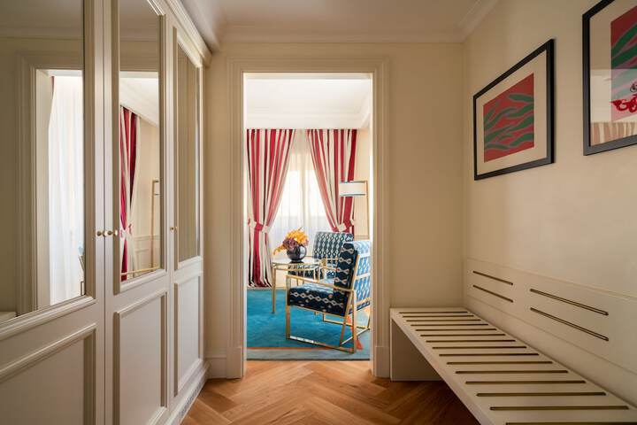 Room 37 of 90