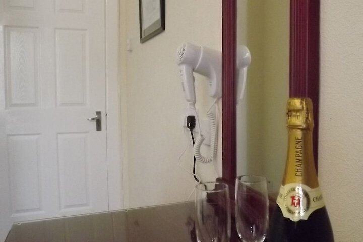 Room 13 of 52